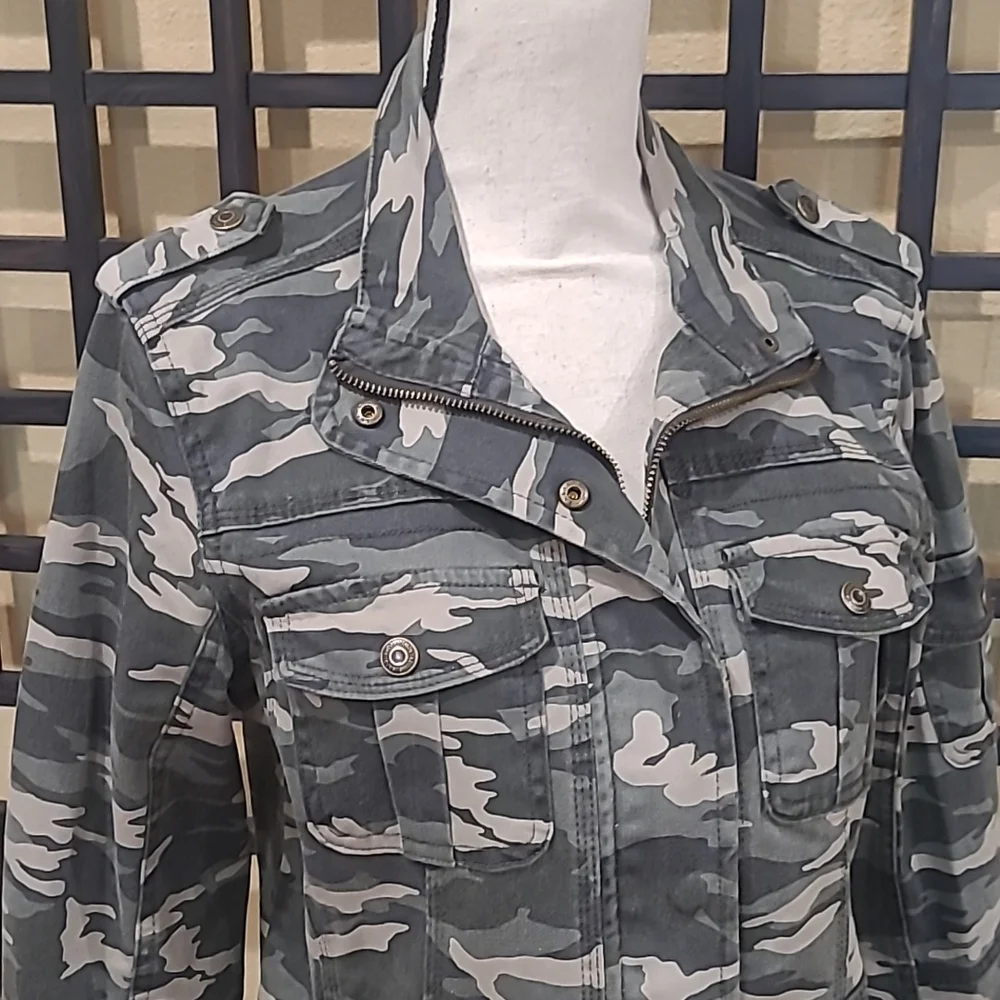 Camo Jacket - Picture 2 of 8